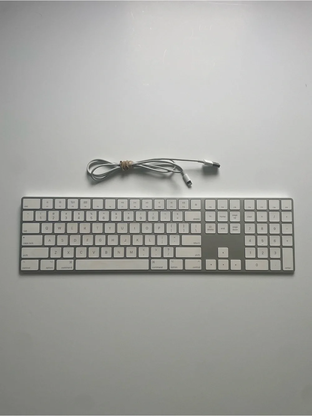 Apple Aluminum Keyboard with White Keys and Silver Frame
